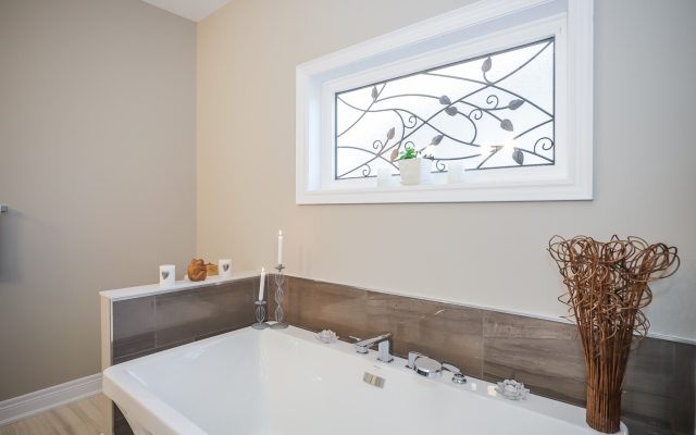 Village Creek. Stevensville, Bungalow Bathroom
