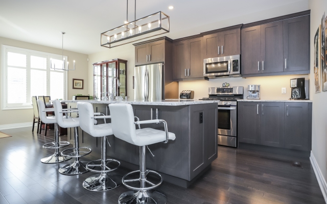 Village Creek. Stevensville, Bungalow Interior Kitchen Layout