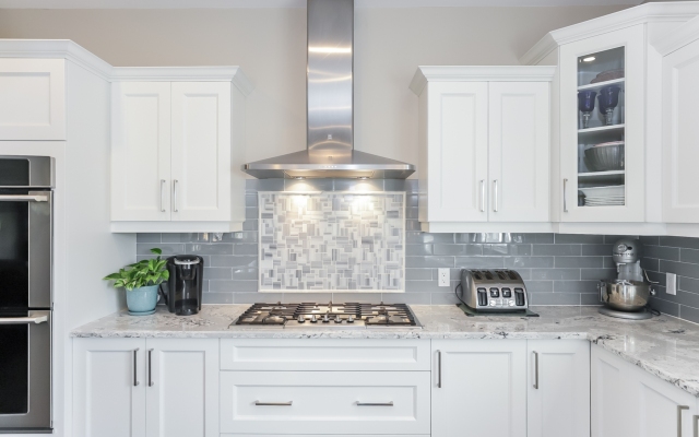 Village Creek. Stevensville, Bungalow Interior Kitchen Layout