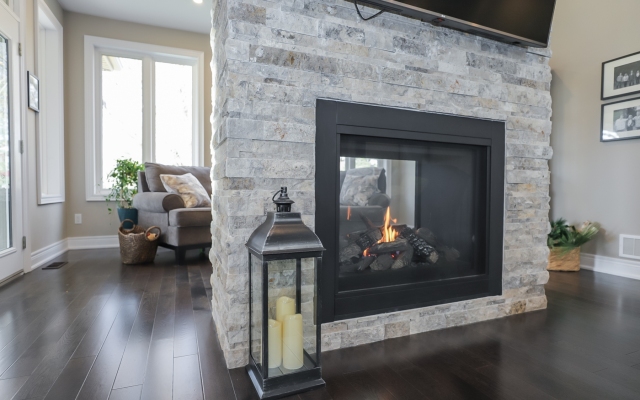 Village Creek. Stevensville, Living Room